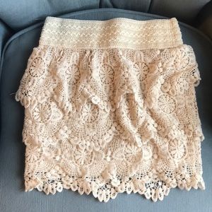Cream lace mini skirt!